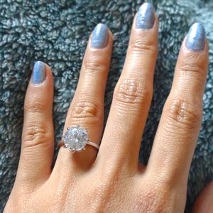 3 CARAT CUBIC ZIRCONIA on Silver-colored Metal